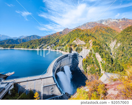 Autumn's Kurobe Dam 92057003