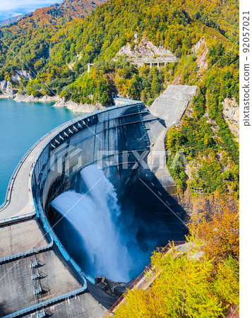 Autumn's Kurobe Dam Autumn's Kurobe Dam 92057021