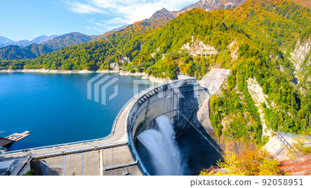 秋天的黑部水壩 秋天的黑部水壩 92058951