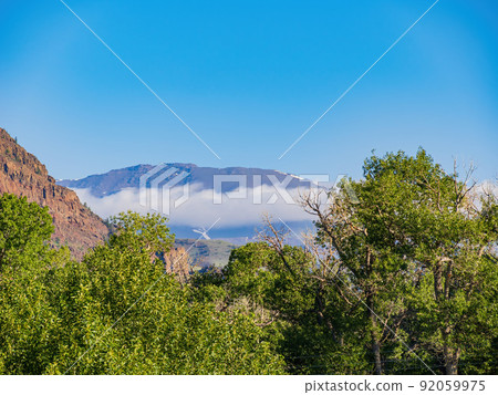 Sunny view of beautiful mountain landscape 92059975