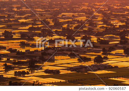 《富山縣》水鏡景觀，散村觀察廣場的黃昏 92060587