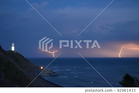 Thunder (near Omaezaki Lighthouse) 190504pm 6: 51-2 Thunder (near Omaezaki Lighthouse) 190504pm 6: 51-2 92061433