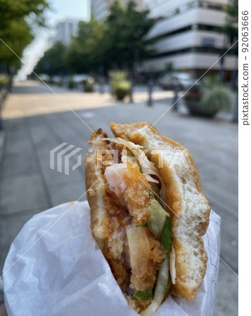 辣蝦漢堡佐辣椒蝦醬 92063666