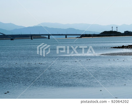 連接福岡島市和海之中道的橋樑景觀 連接福岡島市和海之中道的橋樑景觀 92064202