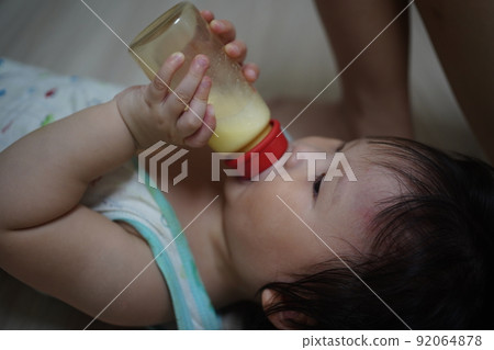 drink milk drink milk 92064878