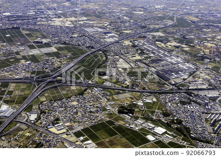 新東名高速公路豐田樞紐附近的鳥瞰圖 92066793
