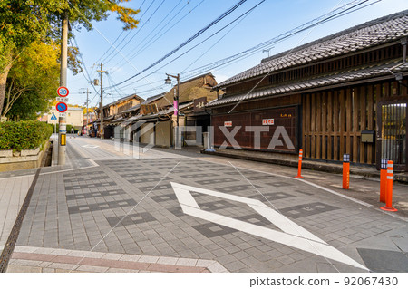 Taga-cho, Shiga Prefecture Taga Taisha Omotesando Ema-dori, which is familiar to Mr. Otaga 92067430