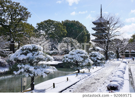 The state of the precincts of Toji with snow makeup The state of the precincts of Toji with snow makeup 92069571
