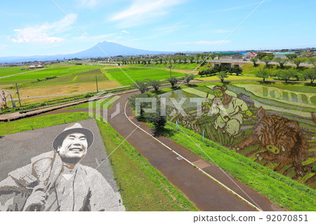 青森縣稻田館村的稻田藝術和岩木山2022 92070851