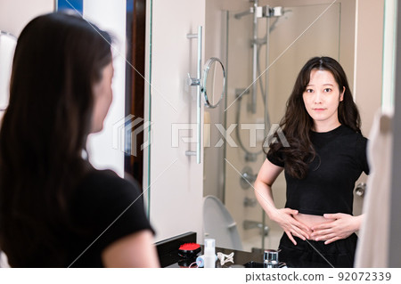 Young ladies dieting Young ladies dieting 92072339