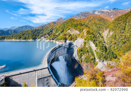 Autumn's Kurobe Dam 92072998