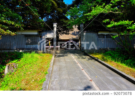 The slope and gate leading to the gate of Hokuriku, Noto Peninsula, Wajima, Tokikuni (Honke Kami Tokikuni), Wajima City, Ishikawa Prefecture 92073078