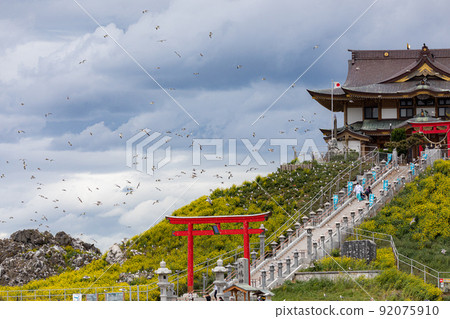 Kabushima Shrine in Spring (Hachinohe City, Aomori Prefecture) Kabushima Shrine in Spring (Hachinohe City, Aomori Prefecture) 92075910