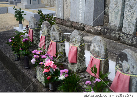 Rokujizo in the graveyard of Shodoshima-2 92082572