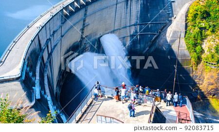 秋天的黑部水壩 92083715