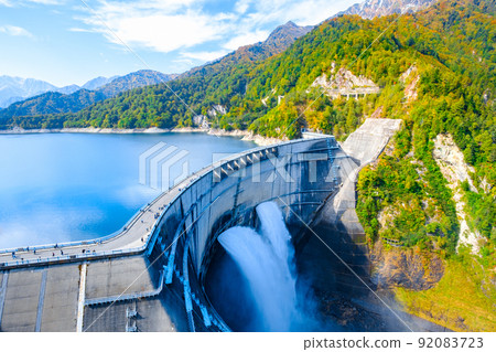 Autumn's Kurobe Dam 92083723