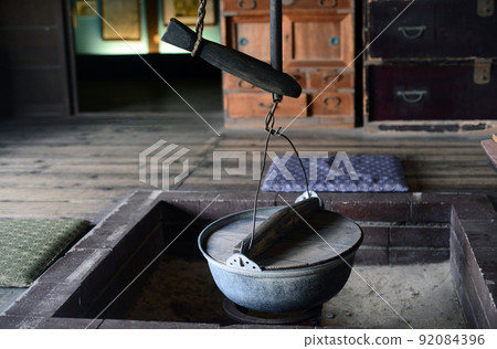 A tatami room with a hearth 92084396