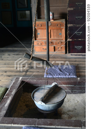 帶壁爐的榻榻米房間 2 92084589