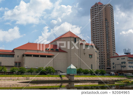 Takarazuka Grand Theater 92084965