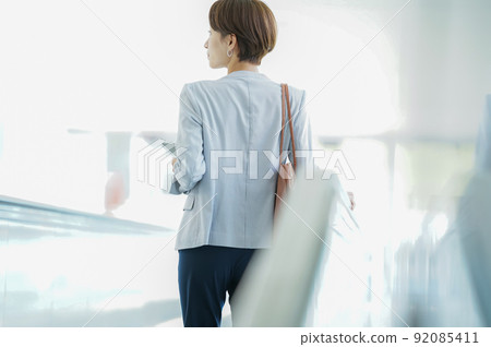 Business woman 92085411