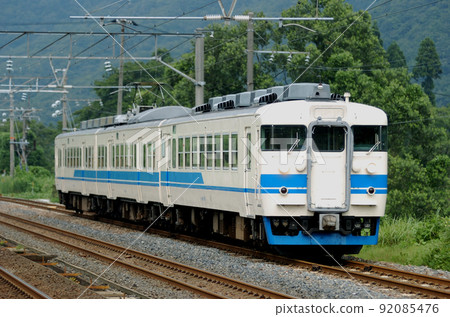 Hokuriku Main Line Shin-Hikida JR West 413 series B04 organization (Kanazawa) 92085476
