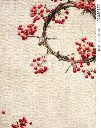 Nut decoration and cloth 92086185