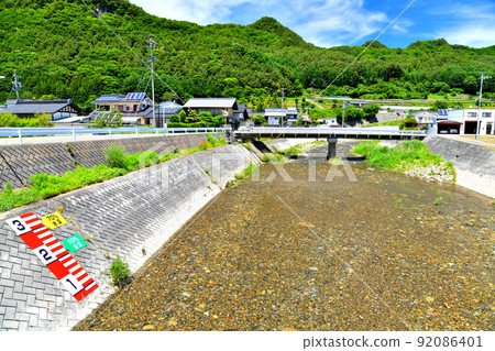 View toward Ikeohashi from Maeda Bridge / Nukui River (Sakuho Town, Nagano Prefecture) [2022.6] 92086401