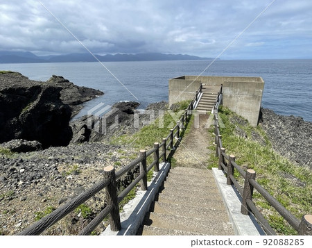海洋、岩石海岸和海岸的風景(津輕國定公園、寶月海岸的高野崎) 海洋、岩石海岸和海岸的風景(津輕國定公園、寶月海岸的高野崎) 92088285
