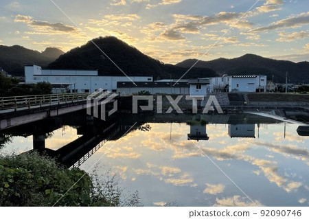 Bridge before dawn Bridge before dawn 92090746