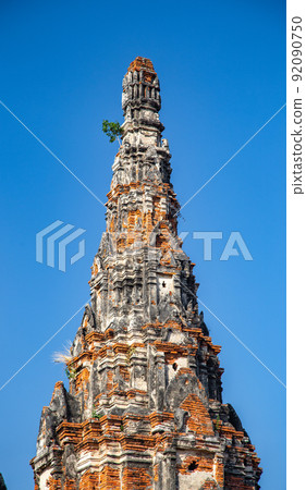 Wat Chaiwatthanaram, famous ruin temple near the Chao Phraya river in Ayutthaya, Thailand Wat Chaiwatthanaram, famous ruin temple near the Chao Phraya river in Ayutthaya, Thailand 92090750