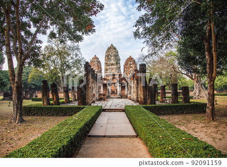 Wat si Sawai temple in Sukhothai historical park, Thailand Wat si Sawai temple in Sukhothai historical park, Thailand 92091159