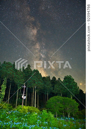 繡球花園和銀河高野龍神天際線和歌山縣葛城鎮 繡球花園和銀河高野龍神天際線和歌山縣葛城鎮 92094766