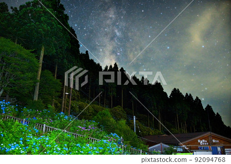 Hydrangea Garden and Milky Way Takano Ryujin Skyline Katsuragi Town, Wakayama Prefecture Hydrangea Garden and Milky Way Takano Ryujin Skyline Katsuragi Town, Wakayama Prefecture 92094768