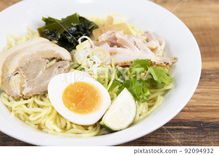 Hiyashi chuka with delicious summer taste 92094932