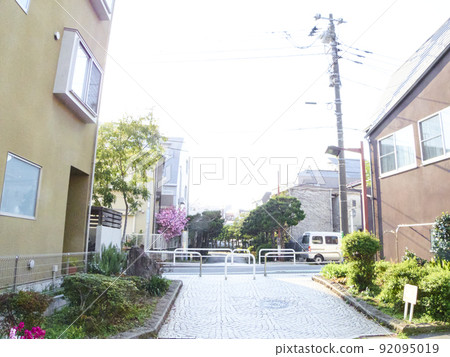 太陽升起的住宅區 太陽升起的住宅區 92095019