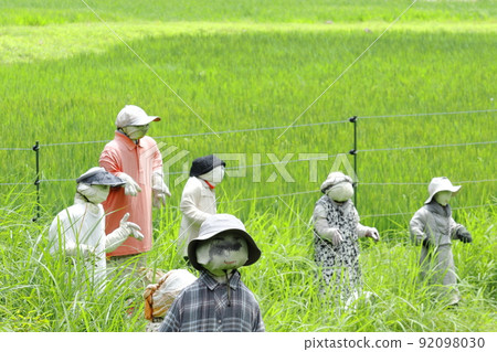 Scarecrow who finished his work Scarecrow who finished his work 92098030