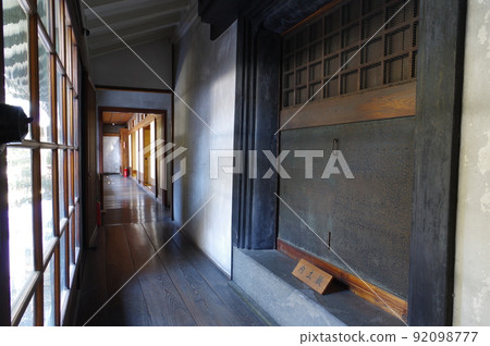 Shinshu Okaya Cultural Property Former Hayashiya Residence Corridor Scene A Hayashi Kokuzo Residence that succeeded in the silk reeling industry 92098777