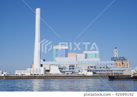 橫濱磯子區火力發電廠的視圖 橫濱磯子區火力發電廠的視圖 92099192