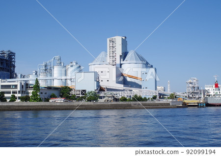 橫濱磯子區火力發電廠的視圖 橫濱磯子區火力發電廠的視圖 92099194