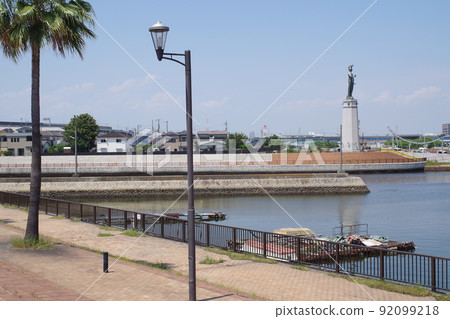 老堺港長廊公園和龍女神鵰像的看法 92099218