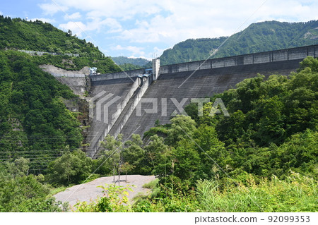 Okutadami Dam 92099353