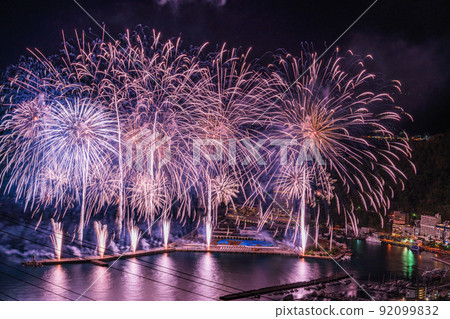 (Shizuoka Prefecture) Night view of Atami $ 1 million and sea fireworks (Shizuoka Prefecture) Night view of Atami $ 1 million and sea fireworks 92099832