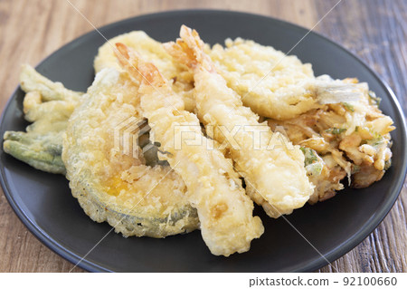 Assorted delicious tempura 92100660