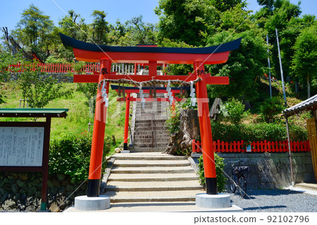 Kyoto Takeisao Shrine Setsumatsusha Yoshiteru Inari Shrine ・ Vermilion torii leading to Inari Myobu Motomiya Kyoto Takeisao Shrine Setsumatsusha Yoshiteru Inari Shrine ・ Vermilion torii leading to Inari Myobu Motomiya 92102796