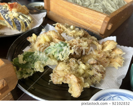 Assorted Niigata specialty Maitake tempura 92102832