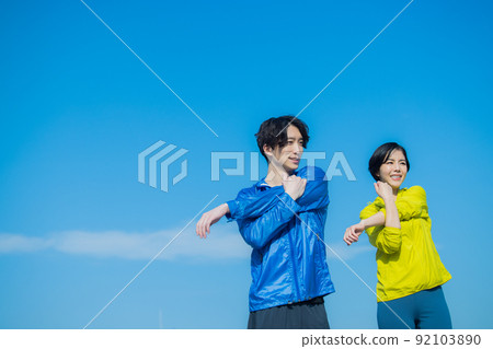 運動裝男女 92103890