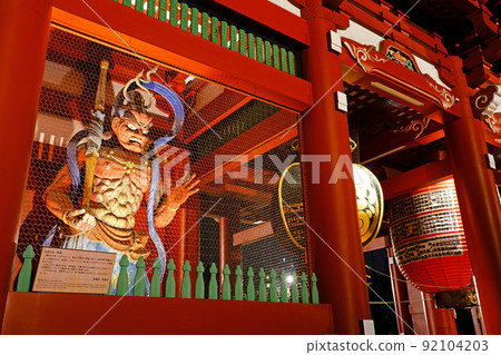 Illuminated Sensoji Temple / Nio statue (Nio statue) 92104203