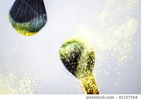Brush and makeup shadows Brush and makeup shadows 92107568