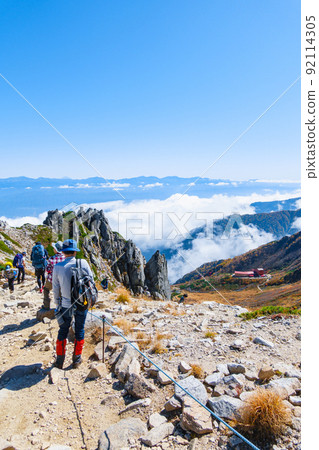 Autumn Kiso Komagatake trekking (viewing the Southern Alps from Norikoshi Jodo) Autumn Kiso Komagatake trekking (viewing the Southern Alps from Norikoshi Jodo) 92114305
