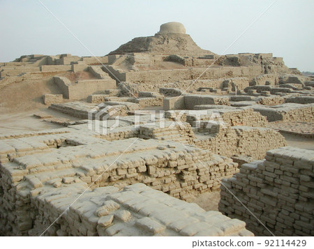 Moenjo-daro ruins @Pakistan / Mohenjo-daro Ruins @ Pakistan 92114429